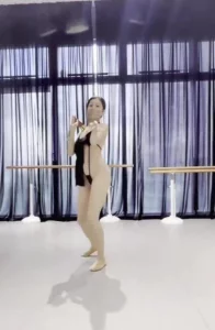 有没有喜欢优雅姐姐的，真实可聊，晚上可视